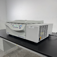 Eppendorf 5804R Refrigerated Centrifuge image 1